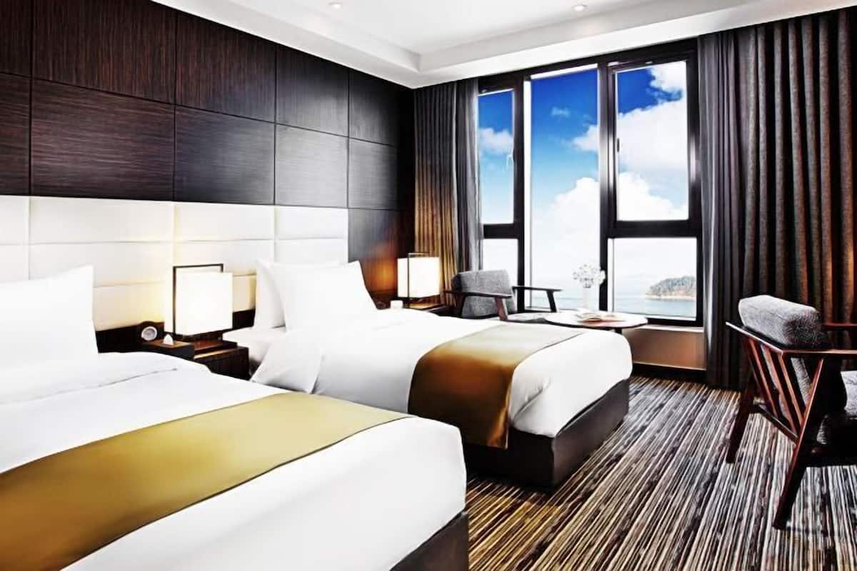In-room safe, desk, free WiFi, bed sheets