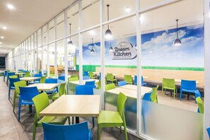 Breakfast, lunch, dinner served; Asian cuisine  - Hotel Citradream Bintaro (South Tangerang)