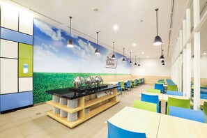 Breakfast, lunch, dinner served; Asian cuisine  - Hotel Citradream Bintaro (South Tangerang)