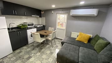 Comfort Condo | Private kitchen | Electric kettle
