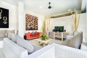 LCD TV - Villa LA (Seminyak)