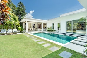 Outdoor pool - Villa LA (Seminyak)
