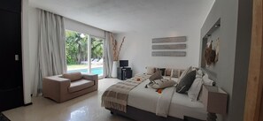 3 habitaciones, caja de seguridad en la habitación y escritorio