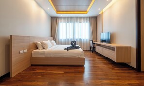 In-room safe, desk, blackout curtains, soundproofing - The Regent Pool Villa Kamala (Kamala)