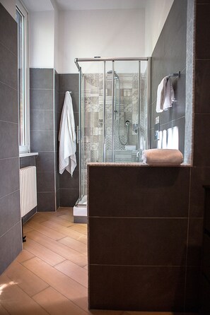 Superior Double Room | Bathroom - Milizie 76 Gallery (Rome)