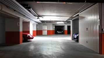 Parking sans voiturier (20 EUR par nuit)