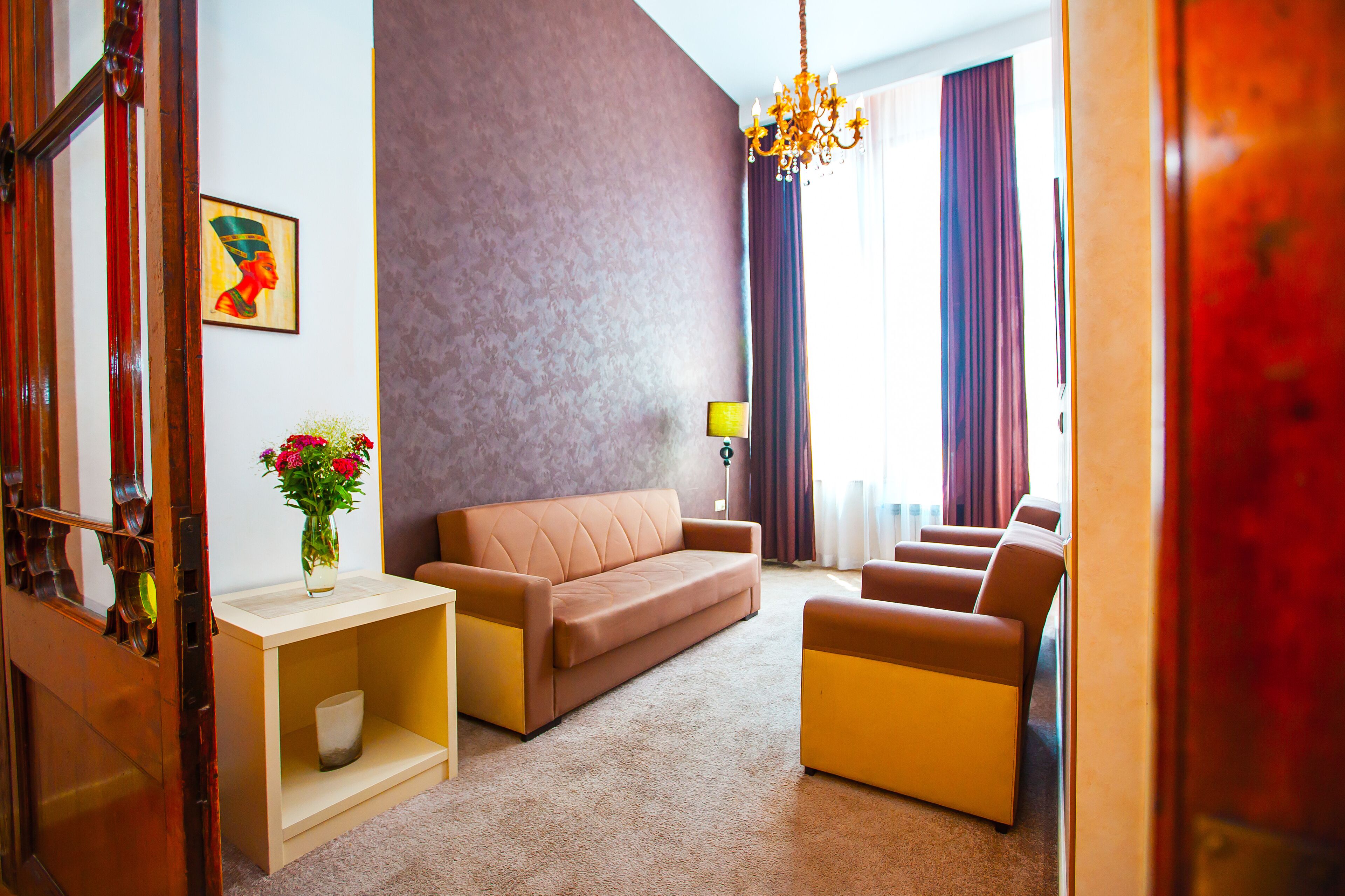 junior suite | living area | flat-screen tv