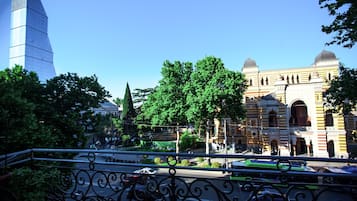 Apartamento familiar, balcón, vistas a la ciudad | Vistas desde la habitación