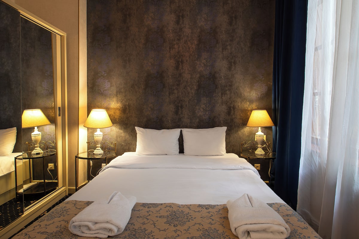 In-room safe, desk, soundproofing, iron/ironing board