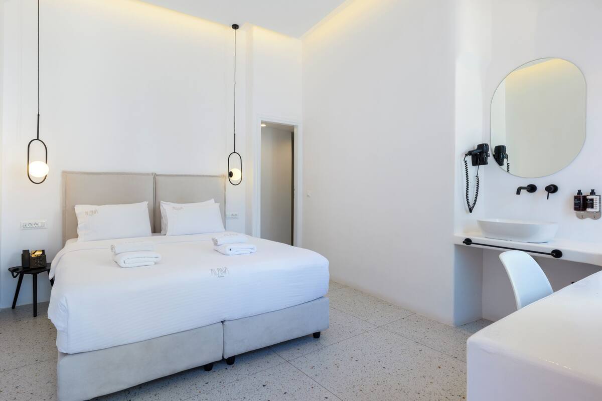 Cozy Room | 房內夾萬、手提電腦工作空間、免費 Wi-Fi、獨特設計