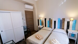 ห้องดับเบิล | ผ้านวมขนเป็ด, โต๊ะทำงาน, ผ้าม่านกันแสง, Wi-Fi ฟรี