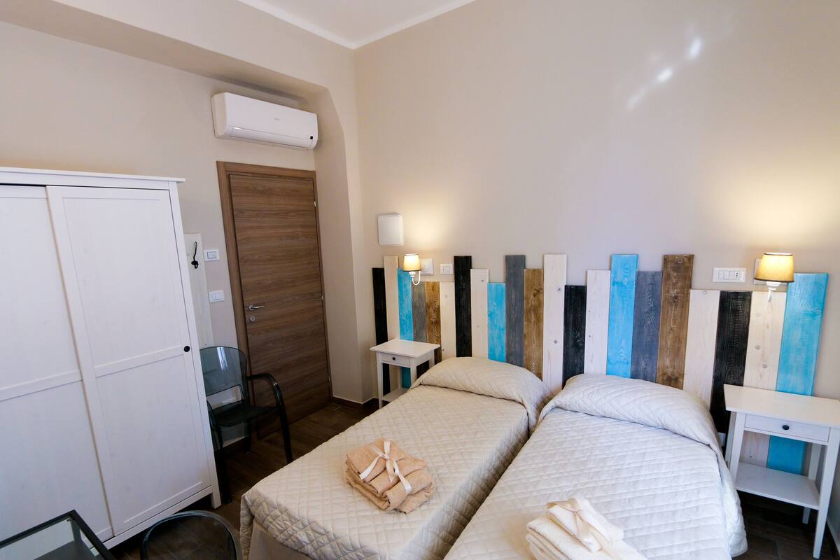 Double Room | Down comforters, desk, blackout drapes, WiFi (free)