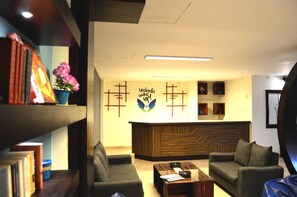 Lobby sitting area - Vedanta Wake Up - Trivandrum (Thiruvananthapuram)