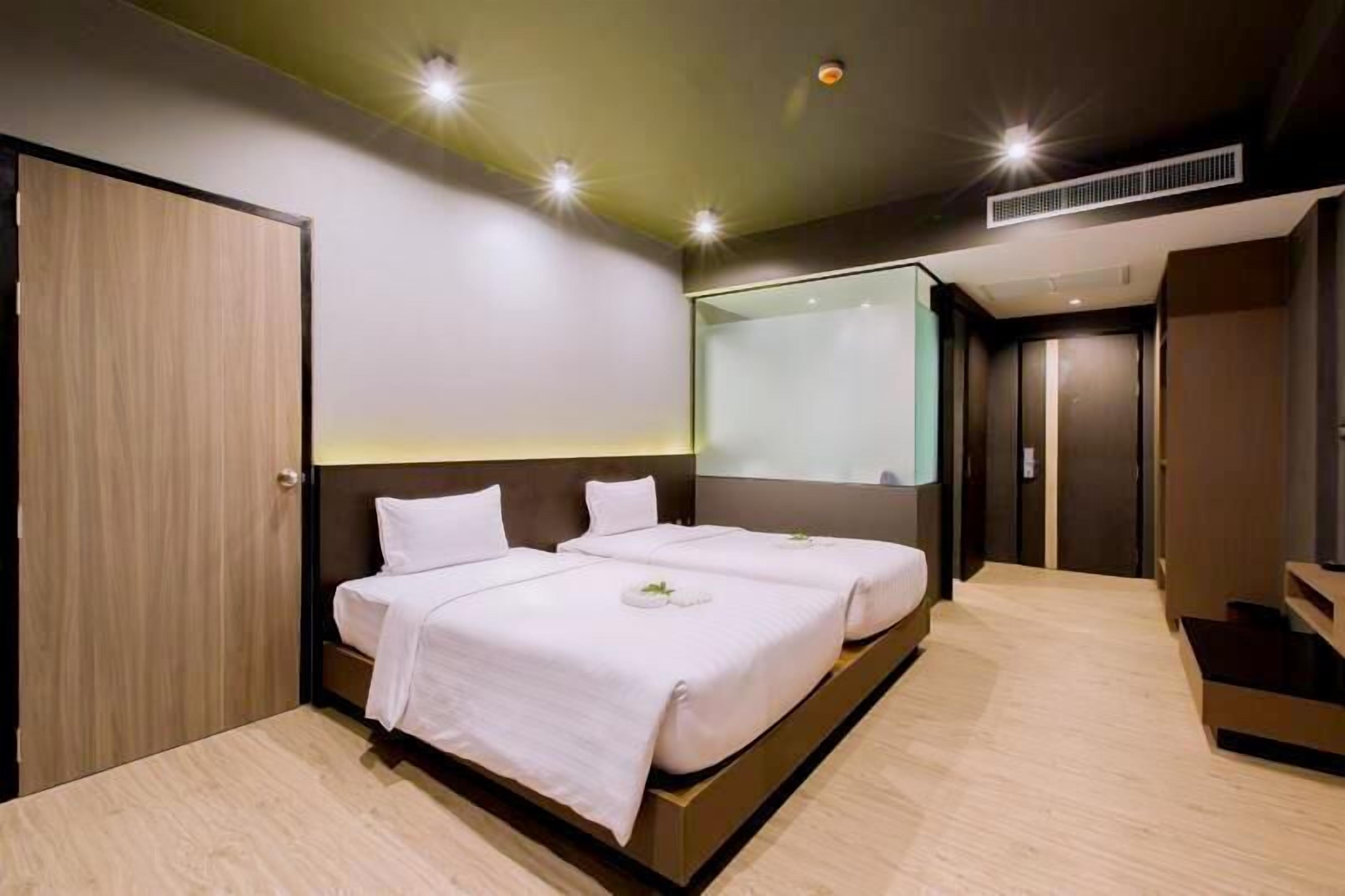 In-room safe, laptop workspace, rollaway beds, free WiFi