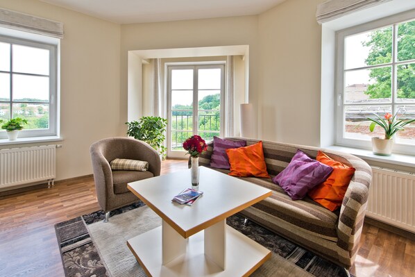 Apartment, 1 Bedroom | Living room