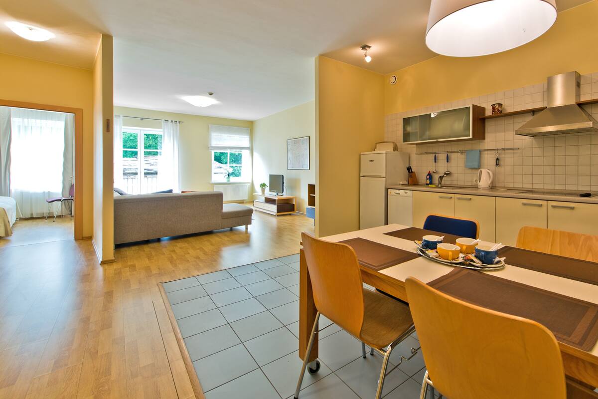Apartment, 2 Schlafzimmer | Wohnzimmer | Flachbildfernseher