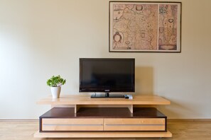 Apartment, 2 Bedrooms | Room amenity