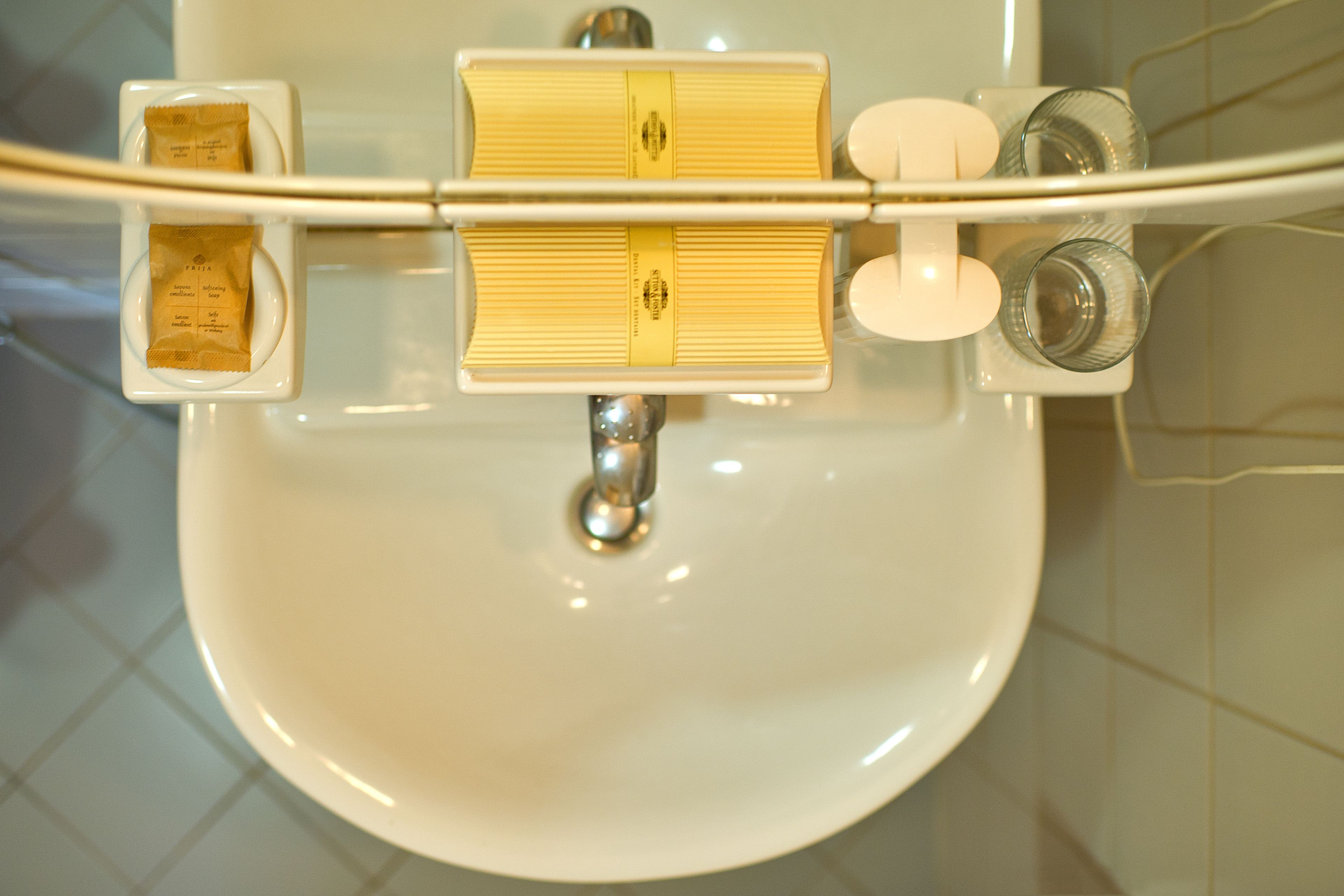 Bathroom sink