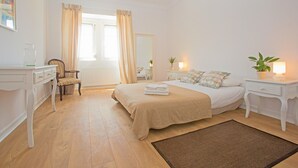 Double Room | WiFi (free), bed sheets - Amar Hostel, Suites & Surf Camp (Mafra)