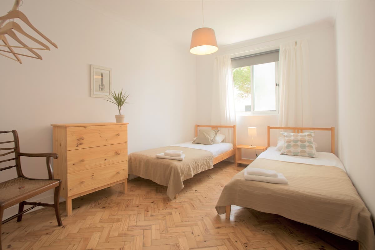 Wifi gratis y ropa de cama
