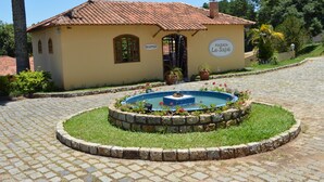 Front of property - Pousada Le Sapê (Sao Lourenco)