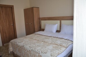 Double Room, Balcony, Sea View | Egyptian cotton sheets, premium bedding, down comforters, free minibar - Hisar Hotel (Gemlik)