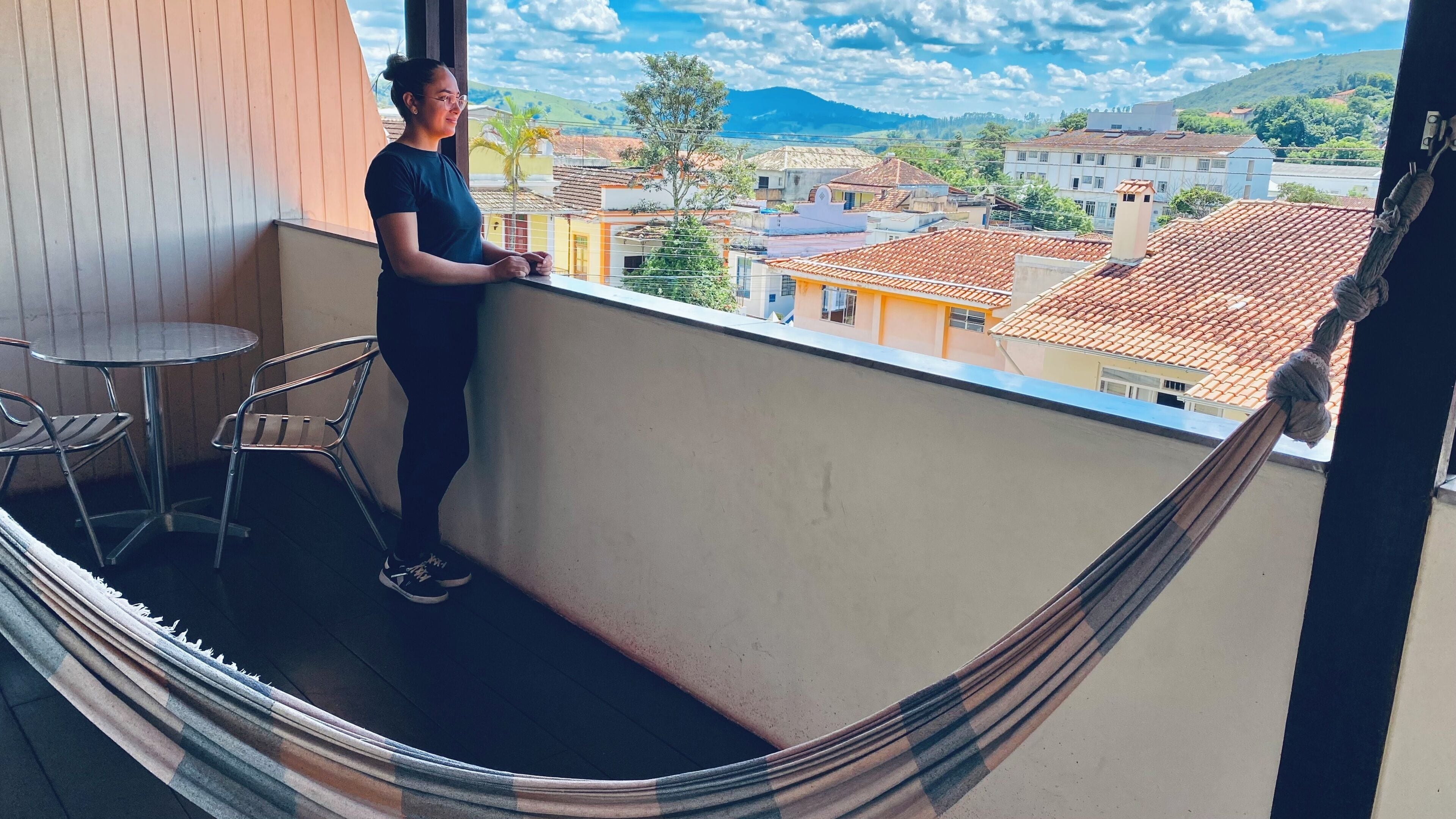 Quarto quádruplo | Frigobar, escrivaninha, cortinas blackout, ferros/tábuas de passar roupa