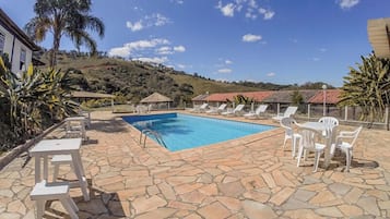 Indoor pool, 2 outdoor pools, pool loungers