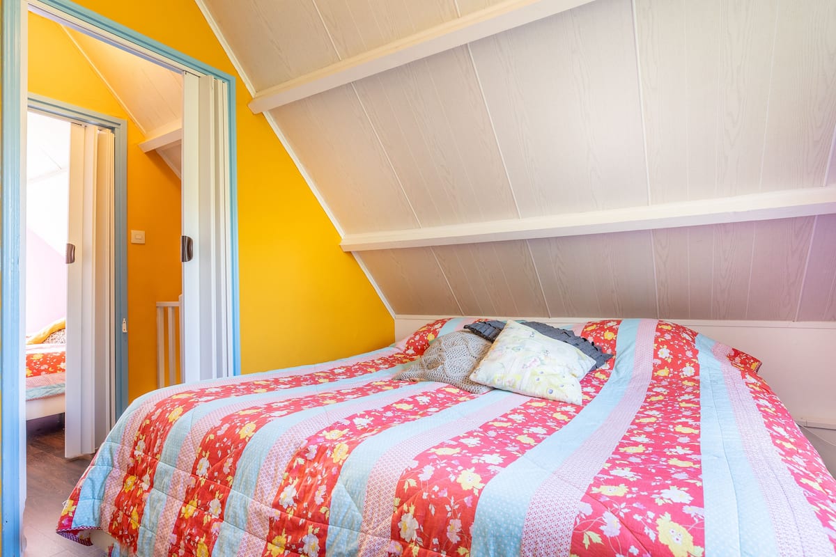 Familiekamer, 2 slaapkamers | Hypoallergeen beddengoed, een kluis op de kamer, gratis wifi, beddengoed