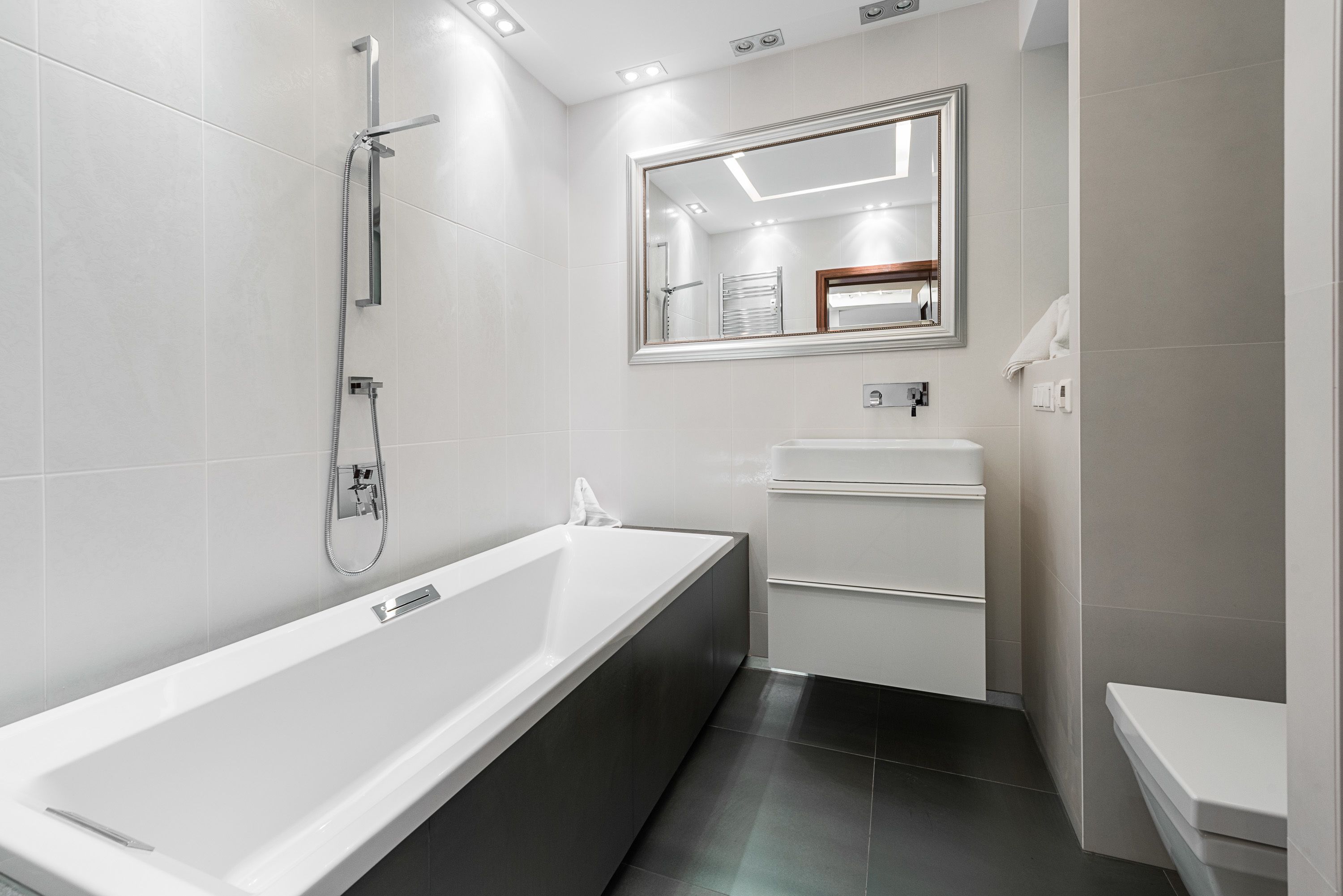 Apartemen, 1 kamar tidur, balkon, pemandangan sungai (Lastadia 35 Street)) | Kamar mandi | Shower dan handuk