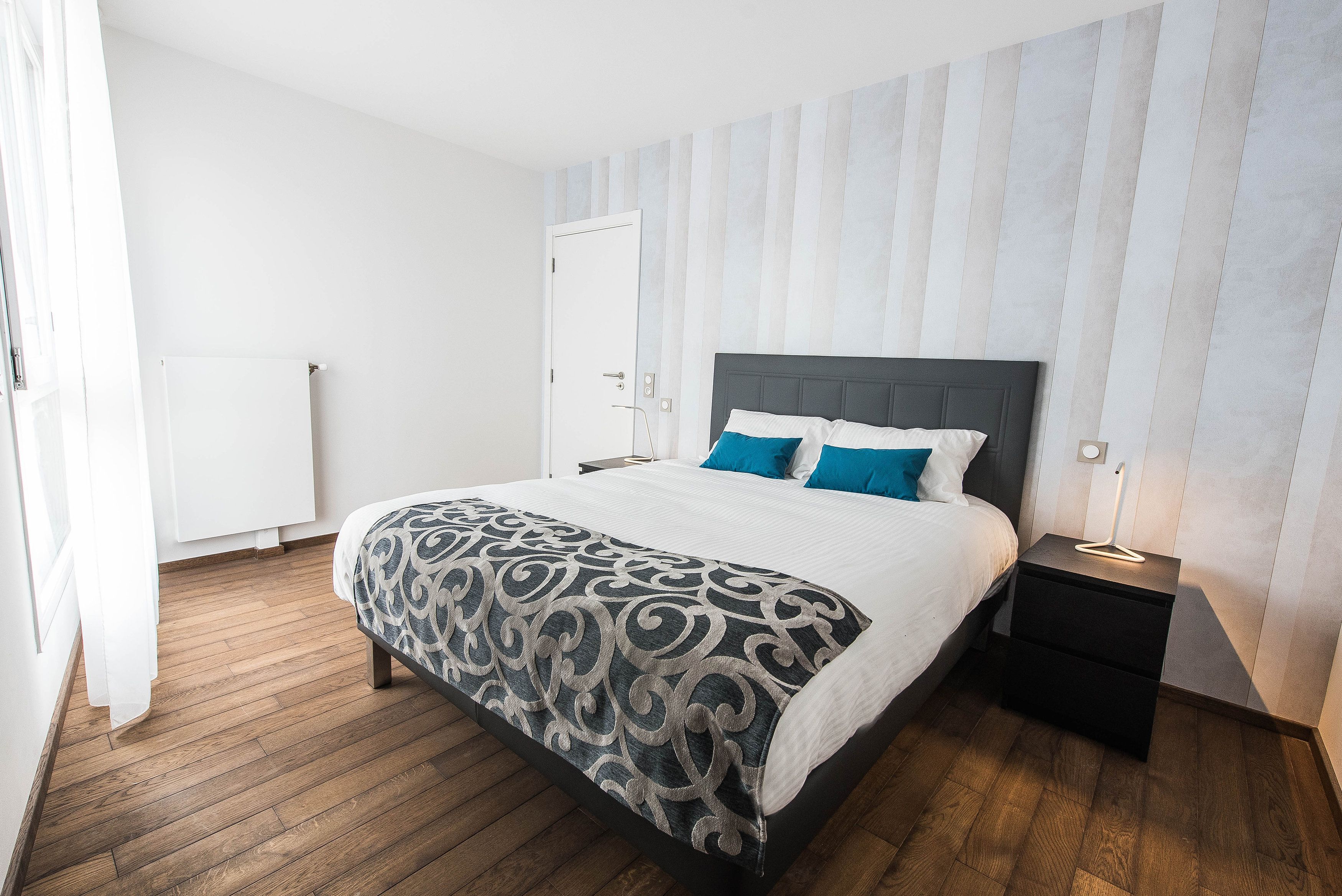 premium bedding, in-room safe, desk, soundproofing