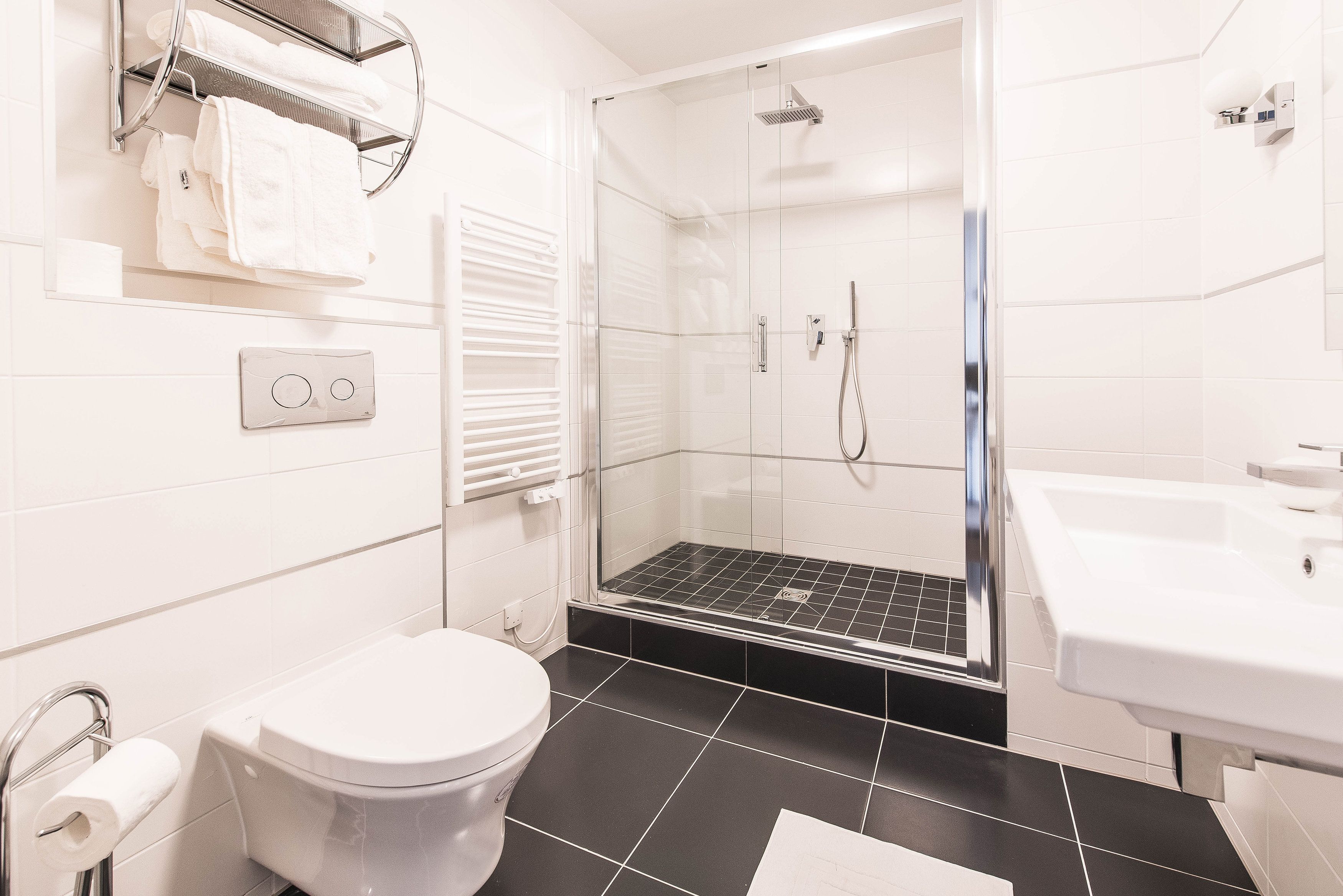 shower, free toiletries, towels