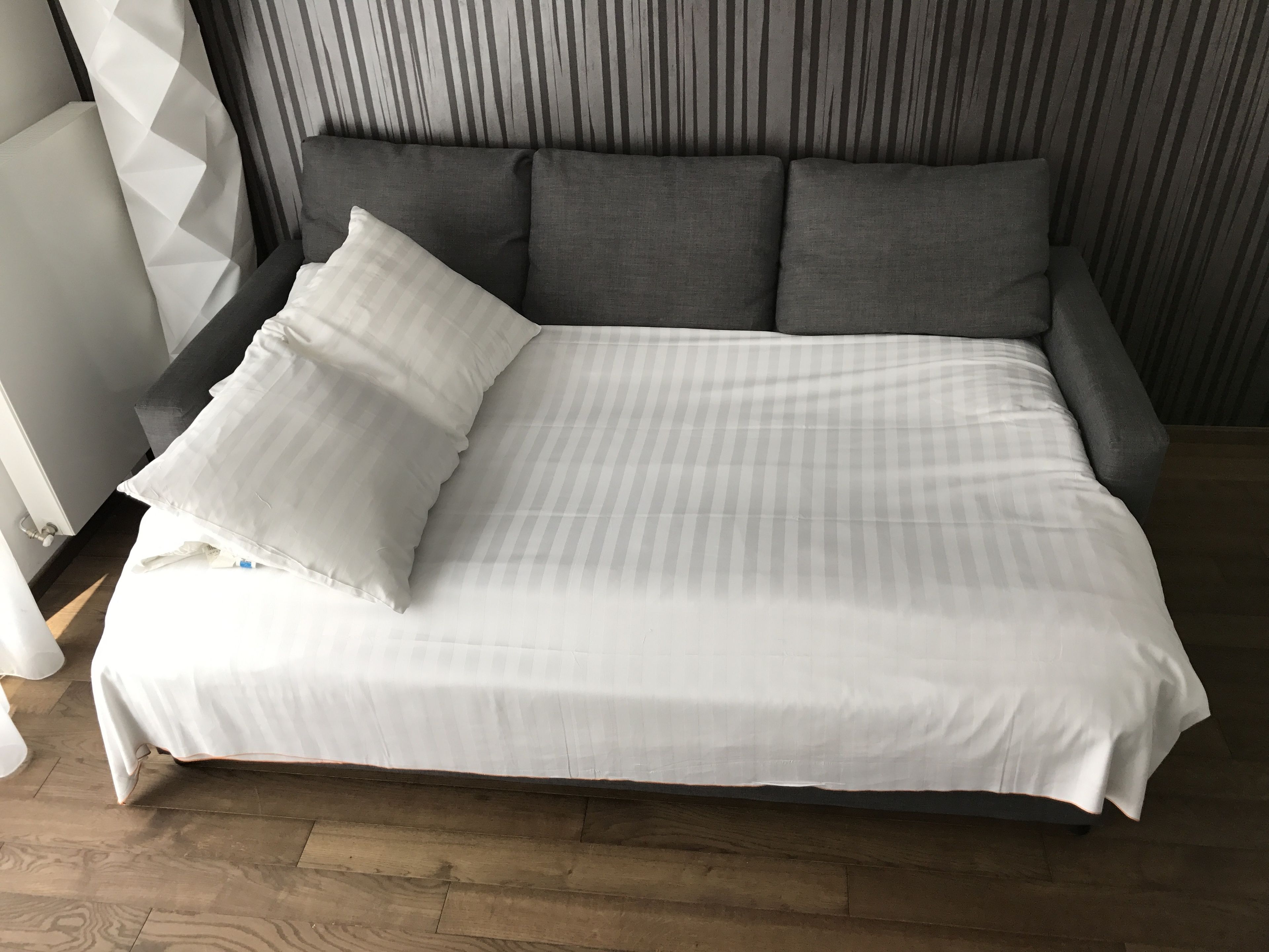 premium bedding, in-room safe, desk, soundproofing