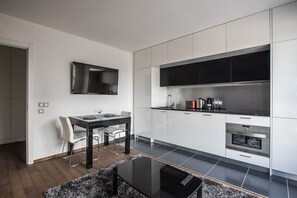 Studio | Literie de qualité, coffre-fort, bureau, système d’insonorisation
