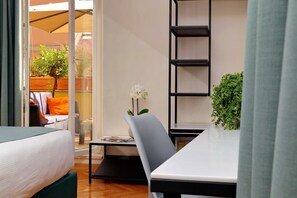Junior Suite, Terrace | Egyptian cotton sheets, premium bedding, minibar, in-room safe - Vico Rooms and Terrace (Rome)