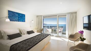 Premium bedding, minibar, in-room safe, desk