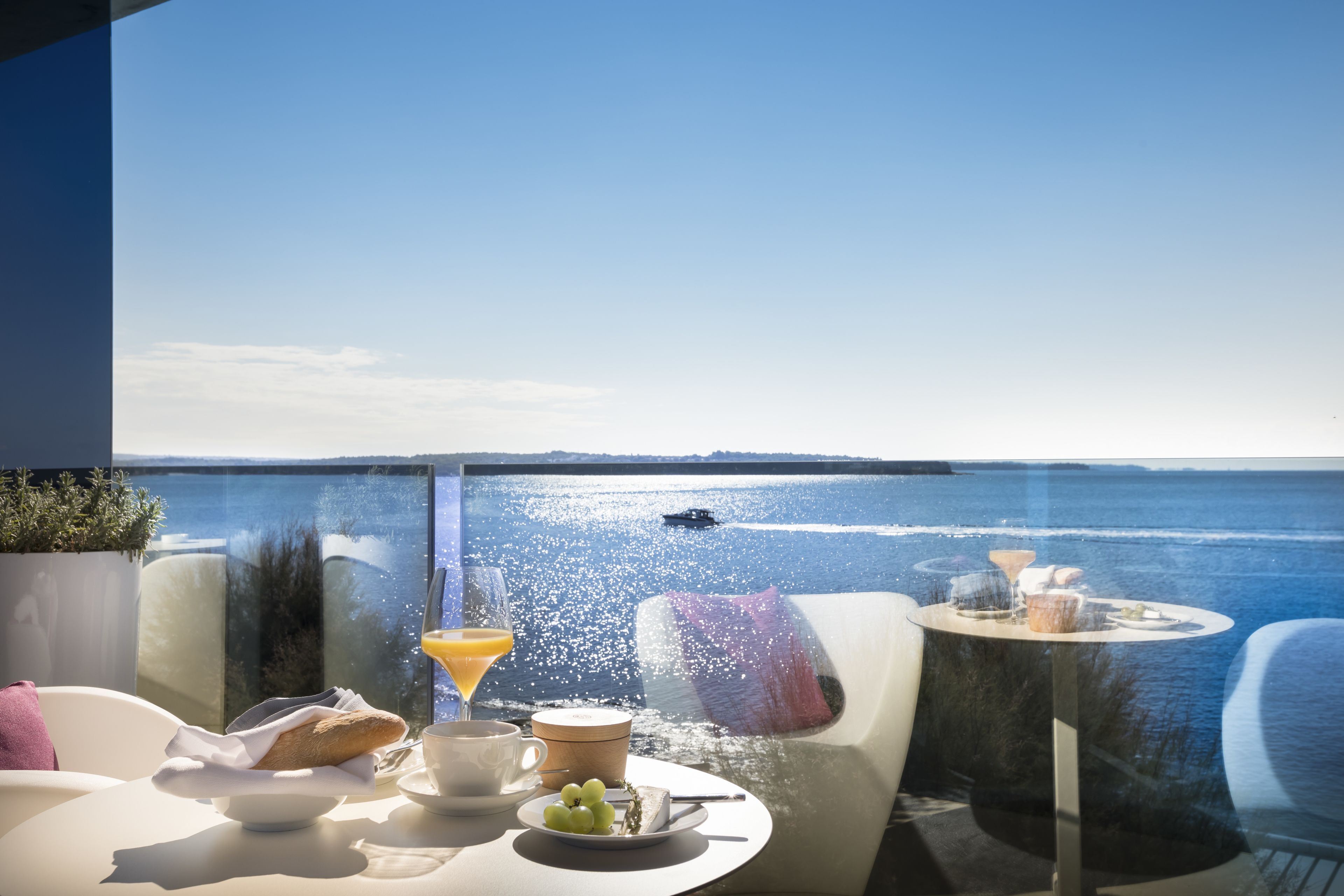 deluxe double room, terrace, sea view | 1 bedroom, premium bedding, minibar, in-room safe