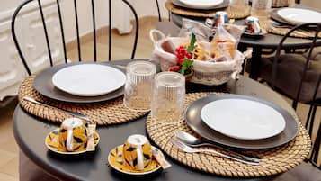 Colazione a base di specialità locali inclusa, servita tutte le mattine