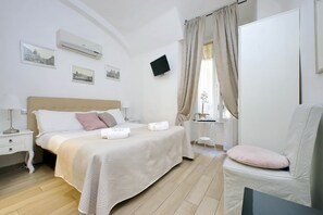 Doppelzimmer | Hochwertige Bettwaren, Schreibtisch, schallisolierte Zimmer