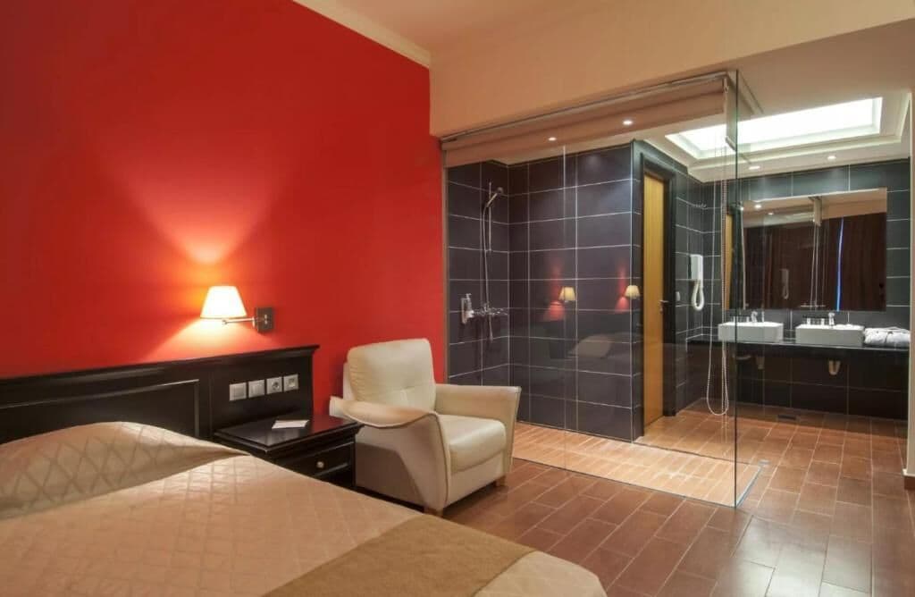 Habitació familiar, vistes al jardí (Superior) | Caixa forta a l'habitació, escriptori i habitacions insonoritzades 