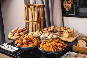 Daily buffet breakfast for a fee