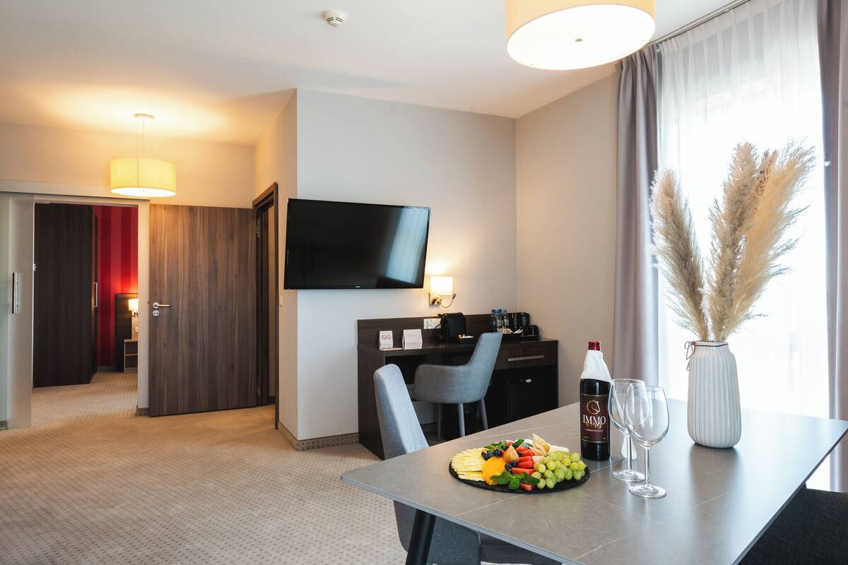 Apartment | Allergikerbettwaren, Zimmersafe, Schreibtisch, schallisolierte Zimmer