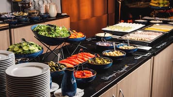 Tägliches Frühstücksbuffet (75 PLN pro Person)