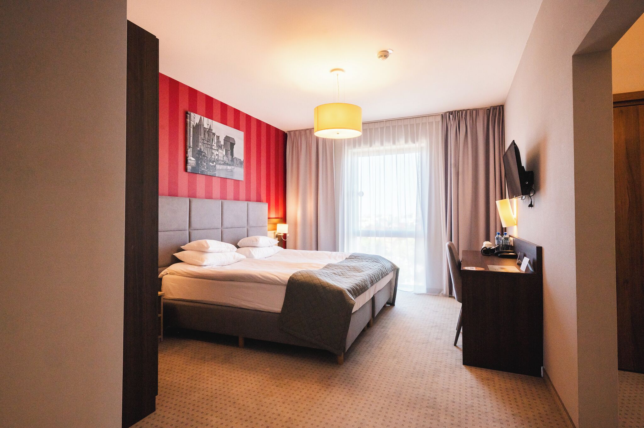 apartment | hypo-allergenic bedding, minibar, in-room safe, desk