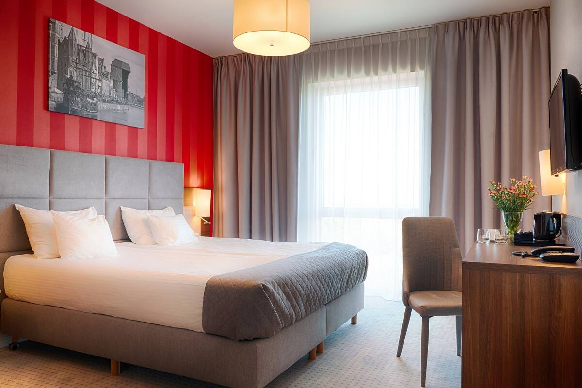 Allergikerbettwaren, Zimmersafe, Schreibtisch, schallisolierte Zimmer