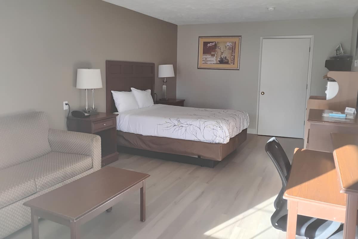 Quarto solteiro standard, 1 cama Queen, acessível | 1 quarto, escrivaninha, Wi-Fi de cortesia, roupa de cama