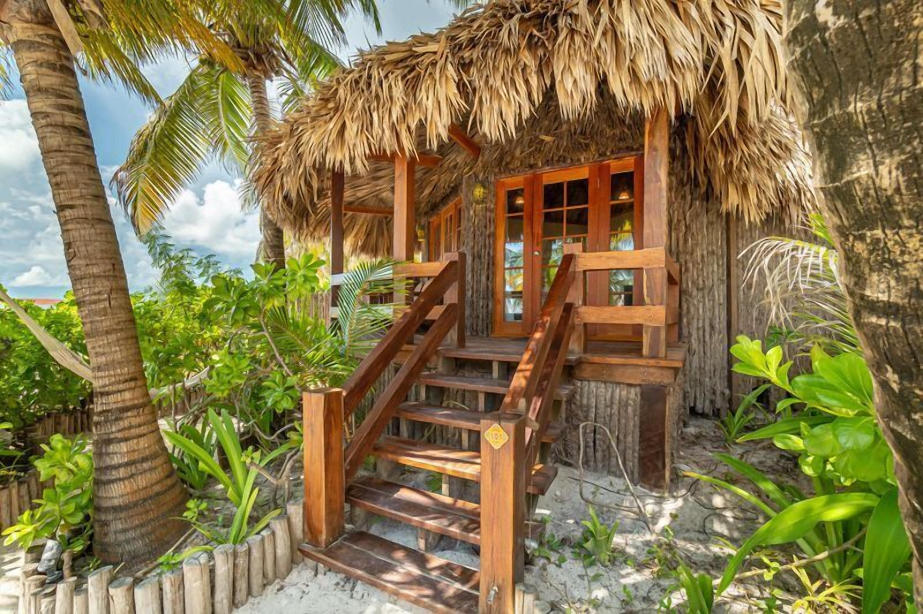 Honeymoon Cabana | Terrace/patio