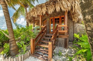 Honeymoon Cabana | Terrace/patio