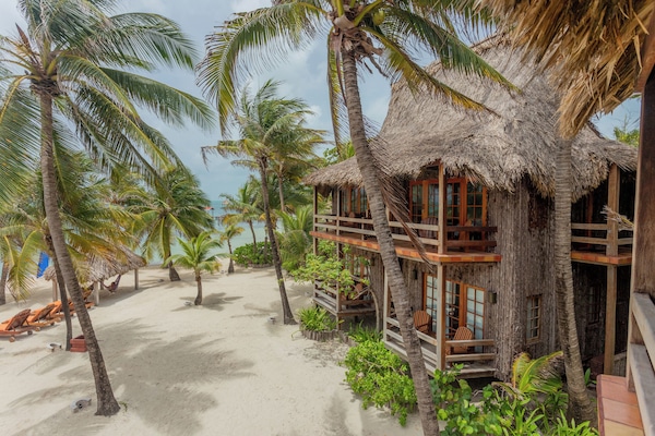 Beachfront Mini Suite | Terrace/patio