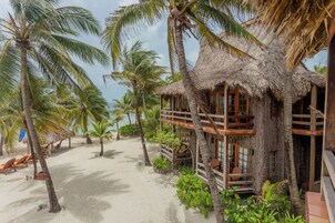 Beachfront Mini Suite | Terrace/patio